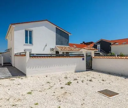 Sarah Holiday home *