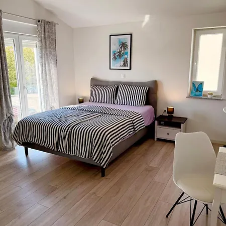 Sarah Holiday home *